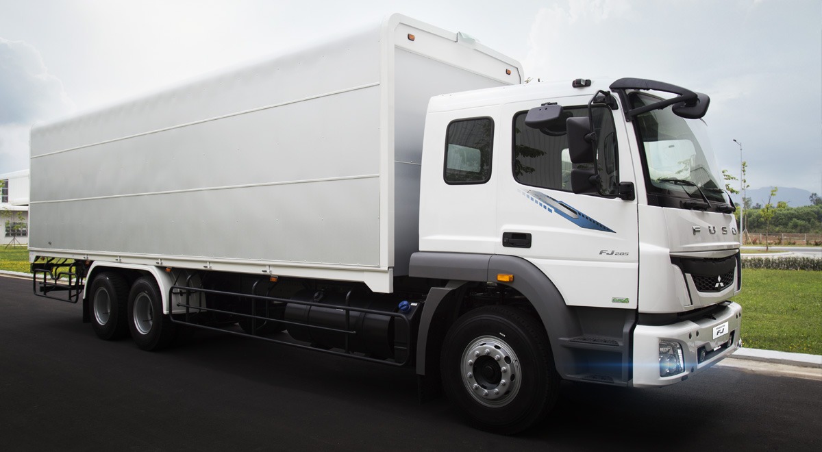 xe tải 3 chân Fuso FJ 285 14.2 tấn thùng bạt