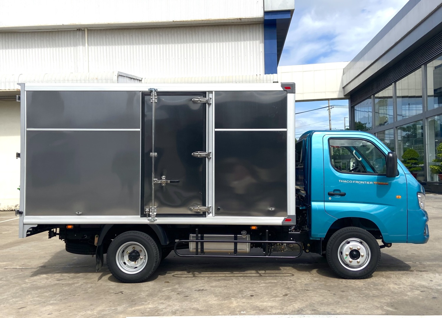 xe tải thaco tf2800 1.99 tấn