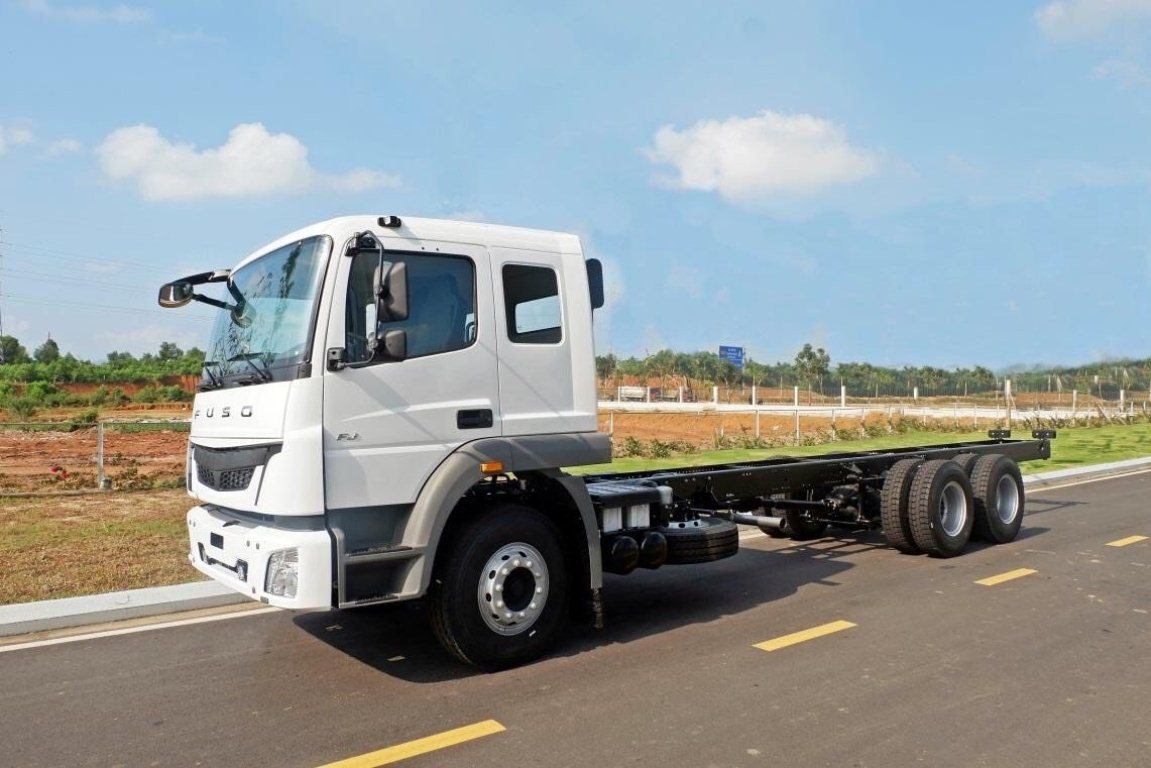 xe tai 3 chan fuso fj
