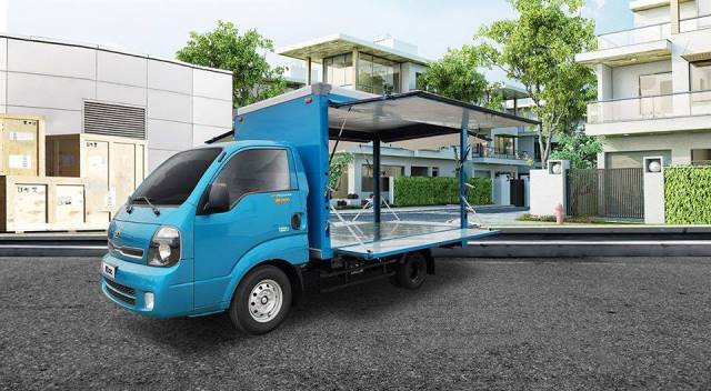 Xe tải KIA K250 thùng cánh dơi bán hàng lưu động