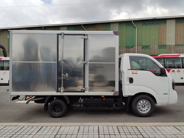 kia-k200-thung-kin-trang-1t9.jpg