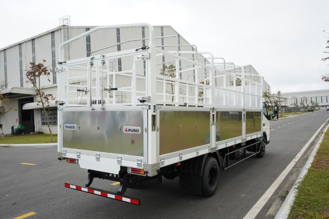 Mitsubish Fuso Canter TF8.5L thùng mui bạt