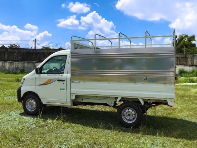 Xe tải 900 kg thùng mui bạt