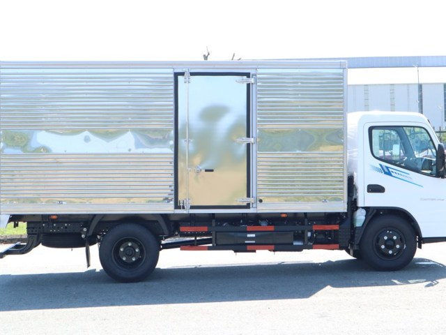 Mitsubishi Fuso Canter thùng kín