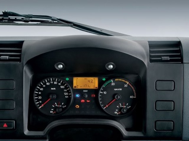 Mitsubishi Fuso FA 140