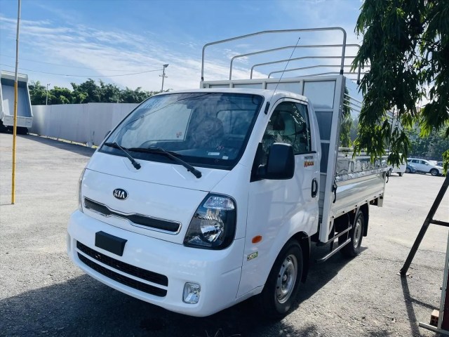 kia-k200s-mui-bat-mau-trang