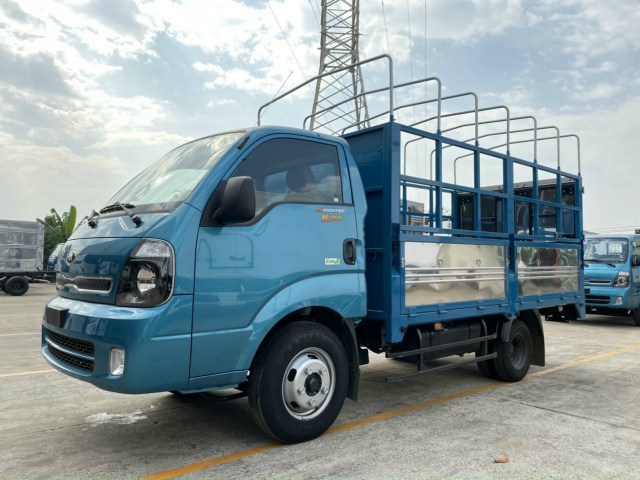 Xe tải 2T5 2.5 tấn KIA K250 thùng mui bạt mở 5 bửng