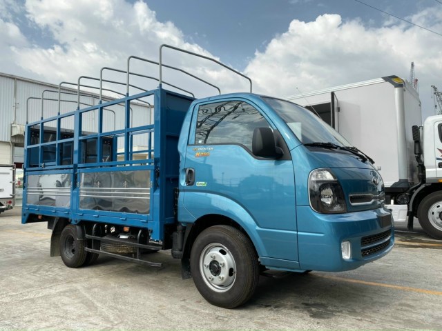 Xe tải 2T5 2.5 tấn KIA K250 thùng mui bạt mở 5 bửng