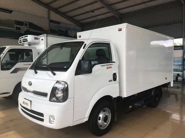 Xe tải 2 tấn 5 Kia 2T5 K250 thùng bảo ôn (thùng composite)
