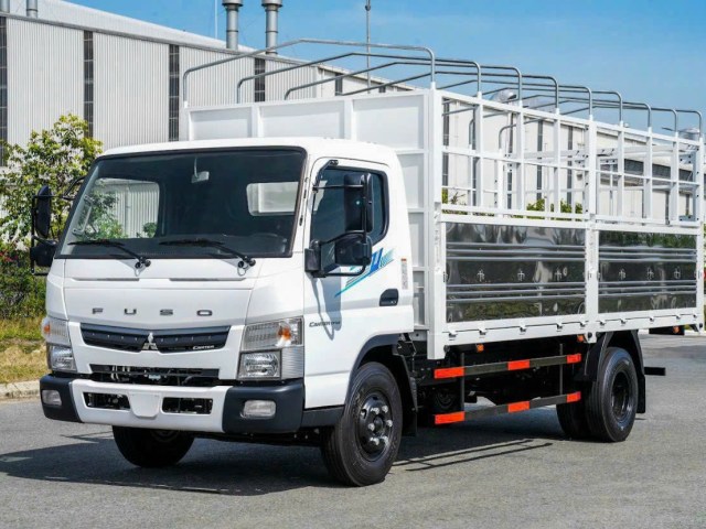 Xe tải thùng mui bạt 3.5 tấn Mitsubishi Fuso Canter TF7.5 Euro 5