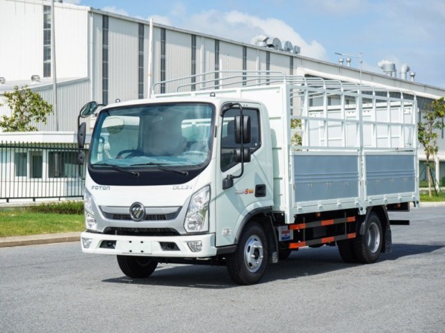 Thaco OllinS700