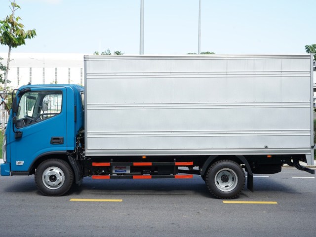 Thaco OllinS700