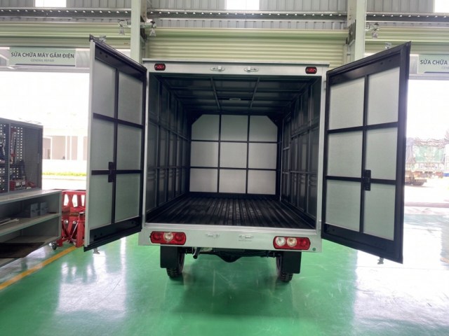 Xe tải Thaco Towner 990 nâng cấp trợ lực lái và kính chỉnh điện