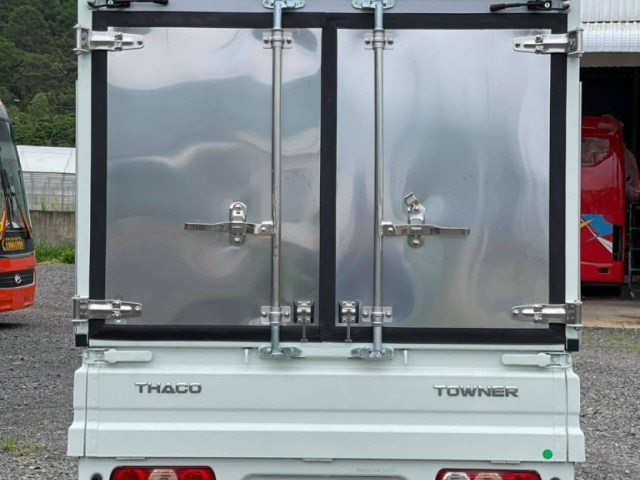 Xe tải Thaco Towner 990 nâng cấp trợ lực lái và kính chỉnh điện