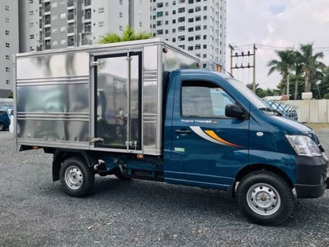 Xe tải 850kg thùng kín (9 tạ)