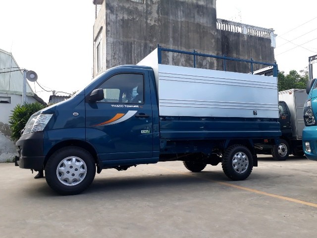 Xe tải 900 kg thùng mui bạt