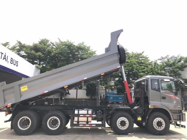 Xe ben 4 chân Auman D300 17 tấn 4 khối