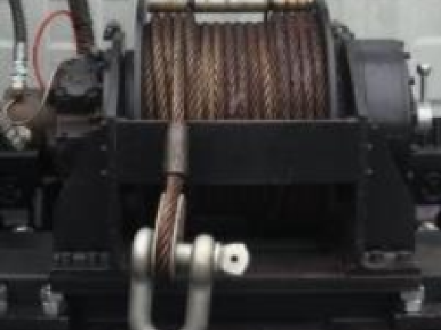 Xe nâng đầu 3 chân Auman C240