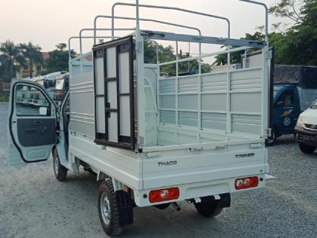 Xe tải 900 kg thùng mui bạt