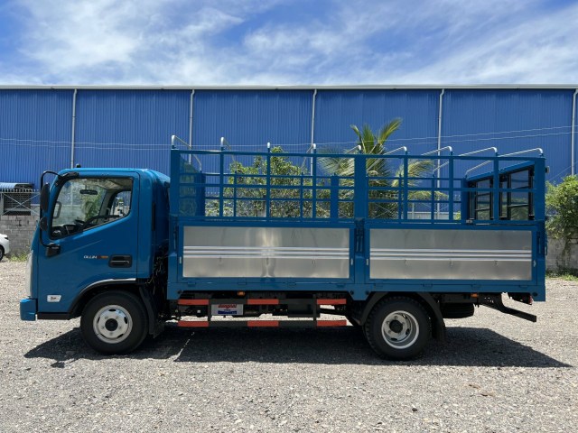 xe-tai-3t5-thaco-3tan5-ollin-s700-thung-mui-bat-xanh_4-1652076416