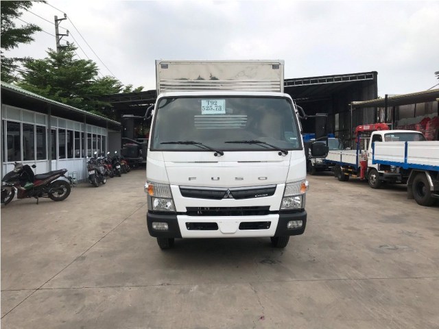 Xe tải 5 tấn thùng kín dài 4,4 mét - Mitsubishi Fuso Canter TF8.5