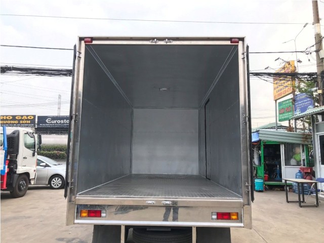 Xe tải 5 tấn thùng kín dài 4,4 mét - Mitsubishi Fuso Canter TF8.5