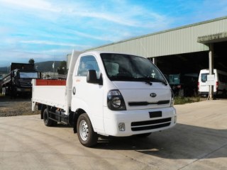 xe tải thùng lửng bửng nâng hạ