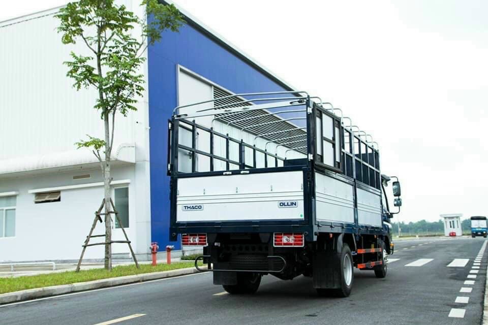 xe-ollin-700-thaco-3t5-thung-mui-bat.jpg