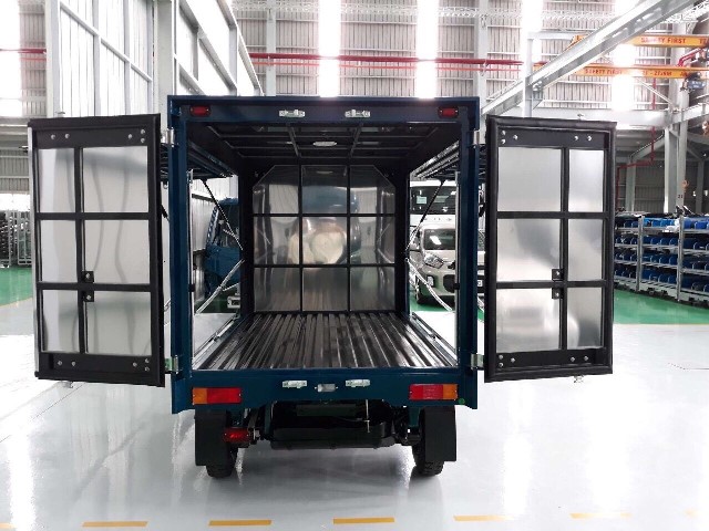 xe-tai-900-kg-thung-canh-doi.jpg