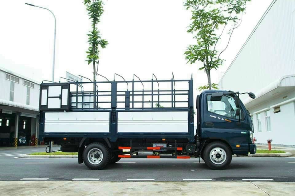 xe-tai-ollin-700-thaco-3t5-thung-mui-bat.jpg